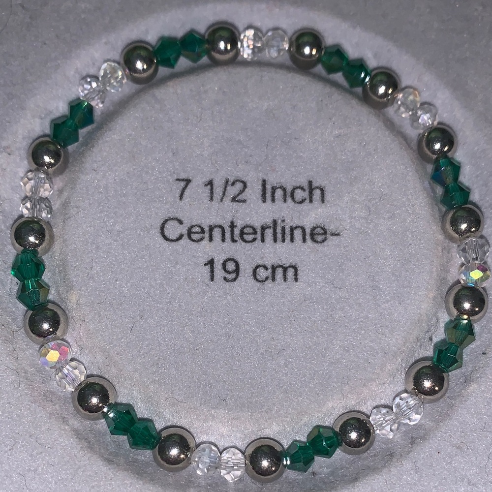 Green Aurora borealis stretch Beaded Bracelet
